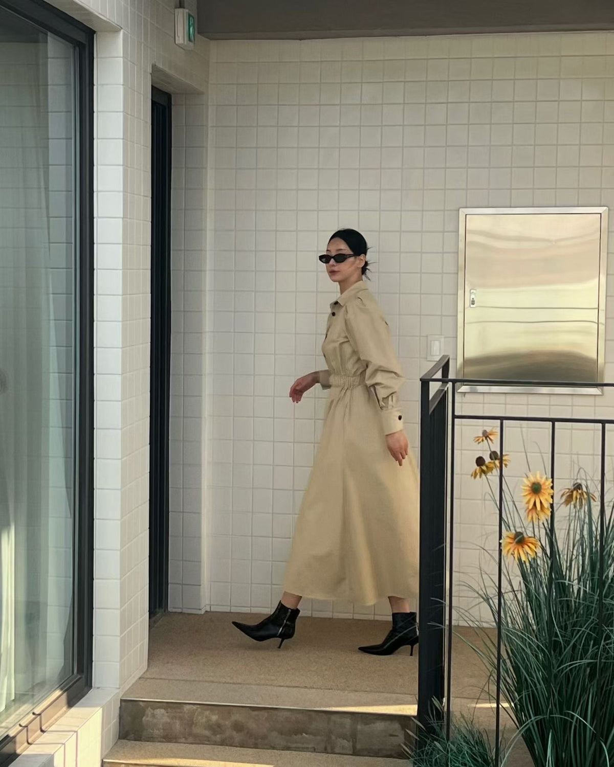 Elegante Beige Button-Down Midi Jurk met Tailleceintuur - Mykstyle