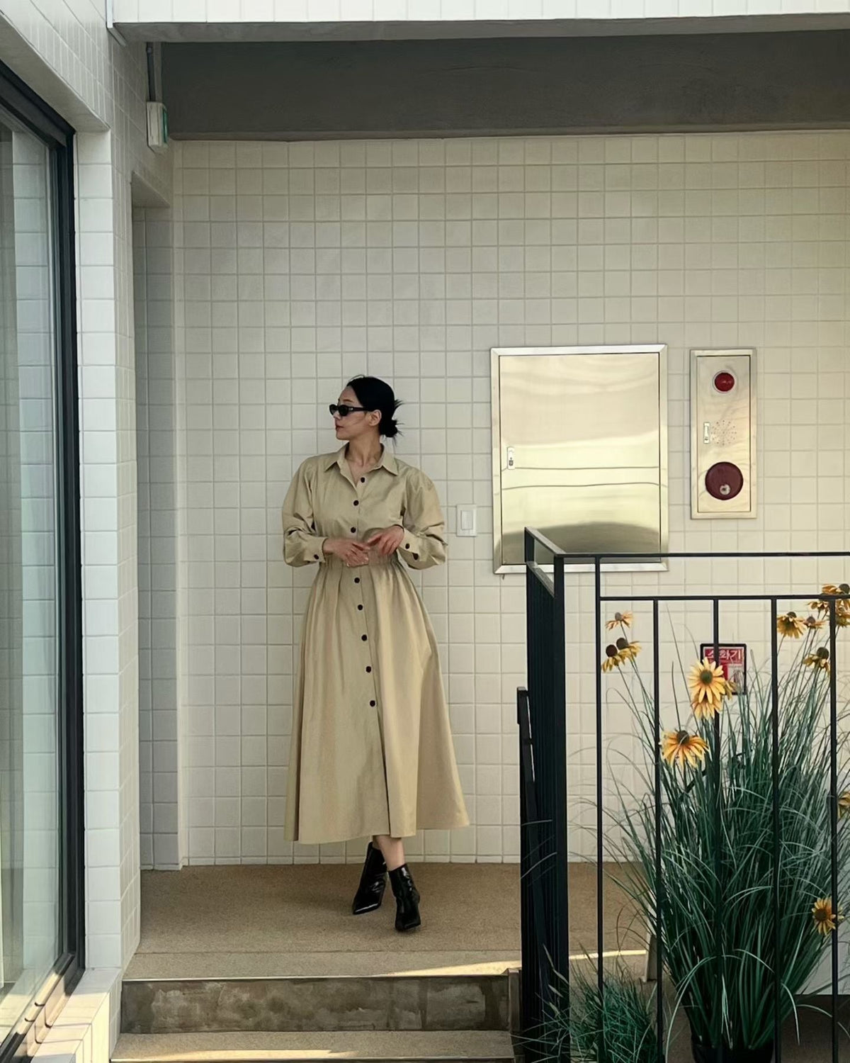 Elegante Beige Button-Down Midi Jurk met Tailleceintuur - Mykstyle
