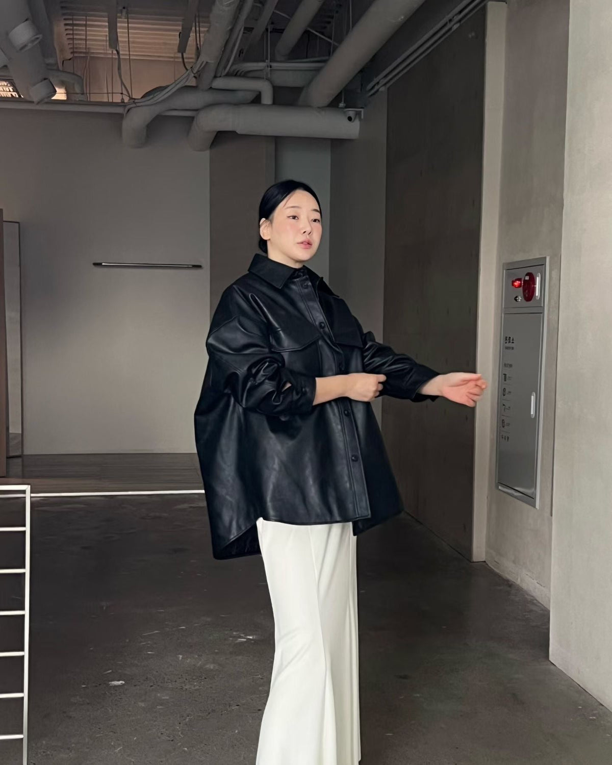 Minimal Leather Overshirt Jacket – Black - Mykstyle